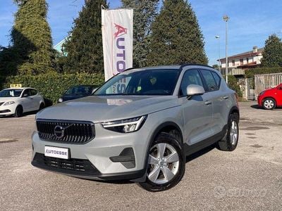 Usata Volvo XC40 129 CV (94 kW) 2023 Grigio SUV