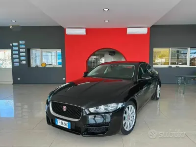 Usata Jaguar XE 180 CV (132 kW) 2016 Nero Berlina