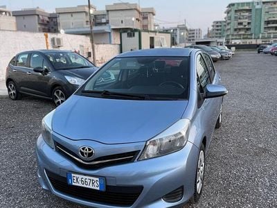 Usata Toyota Yaris Lounge 69 CV (50 kW) 2011 Utilitaria