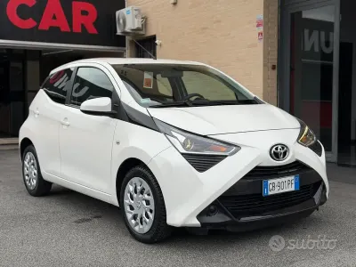 Second-hand Toyota Aygo Business Edition 72 CP (52 kW) 2020 Alb Hatchback