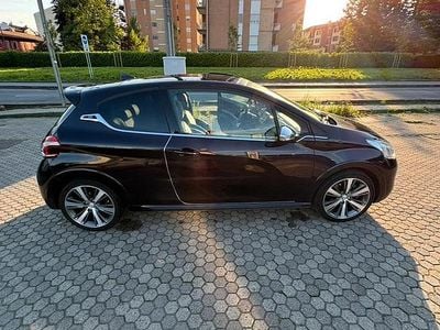 Usata Peugeot 208 Allure 156 CV (114 kW) 2013 Utilitaria