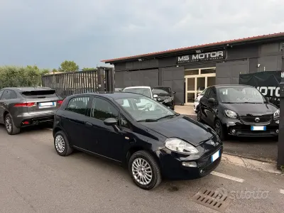 Usata Fiat Punto 77 CV (56 kW) 2017 Bluazzurro Utilitaria