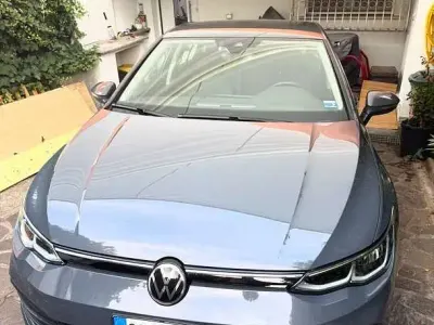 Usata VW Golf VIII Life 110 CV (80 kW) 2020 Grigio Berlina