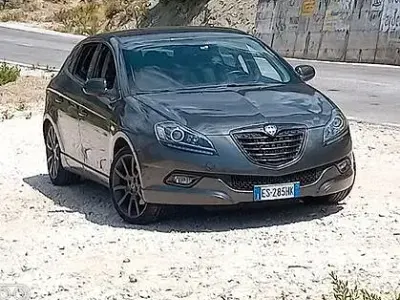 Usata Lancia Delta S 190 CV (139 kW) 2013 Grigio Utilitaria