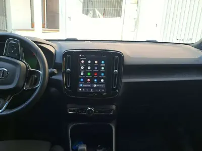 Usata Volvo XC40 Core 80 kW (109 CV) 2023 Blu/azzurro SUV