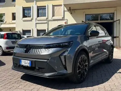 Usata Renault Scenic E-Tech Esprit Alpine 161 kW (220 CV) 2024 Argento SUV