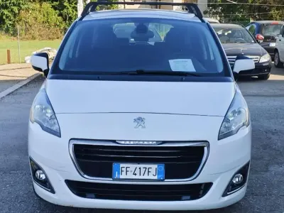 Usata Peugeot 5008 Business-Line 120 CV (88 kW) 2016 Bianco Monovolume