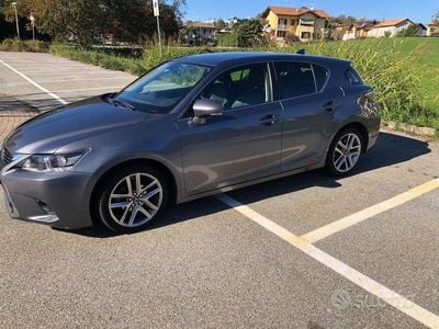 Lexus CT200h