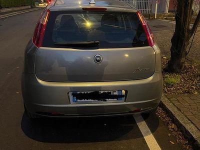 Usata Fiat Grande Punto 75 CV (55 kW) 2007 Grigio Utilitaria