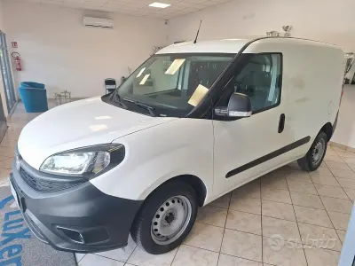 Usata Fiat Doblò S 105 CV (77 kW) 2021 Bianco Monovolume