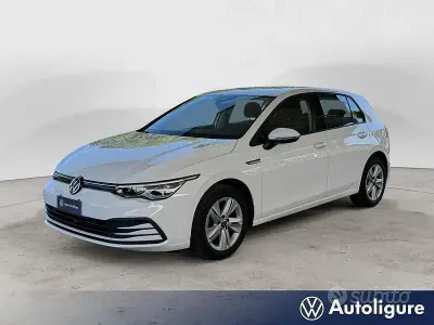 Usata VW Golf VIII Life 131 CV (96 kW) 2020 Bianco Berlina