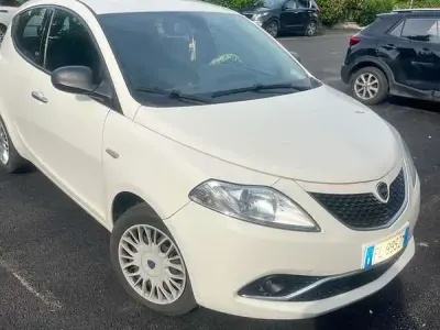 Usata Lancia Ypsilon