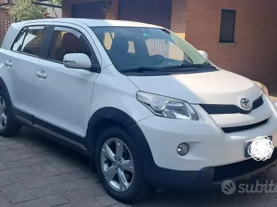 Usata Toyota Urban Cruiser 90 CV (66 kW) 2010 Bianco Utilitaria