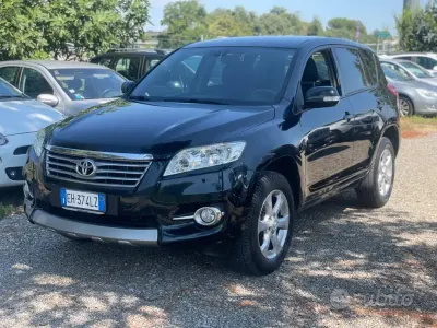 Usata Toyota RAV4 150 CV (110 kW) 2011 Bluazzurro SUV