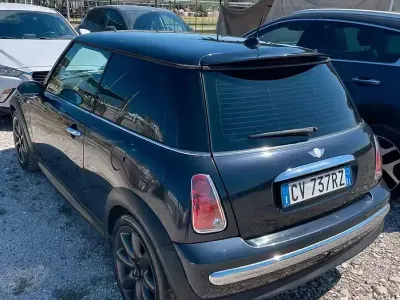 Usata Mini Cooper 88 CV (64 kW) 2005 Nero Utilitaria