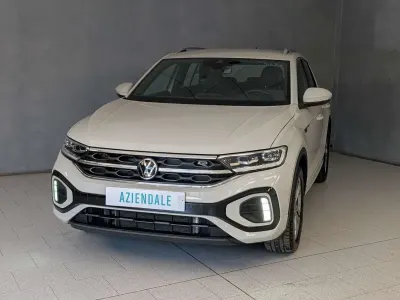 Usata VW T-Roc R-line 110 CV (80 kW) 2024 Grigio ascot SUV