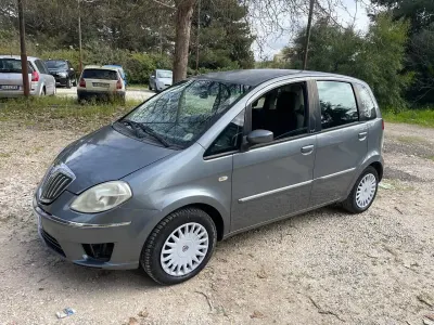Usata Lancia Musa 69 CV (50 kW) 2009 Grigio Monovolume