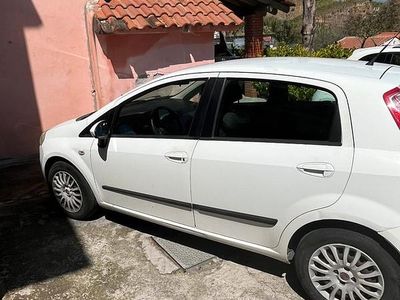 Usata Fiat Punto 75 CV (55 kW) 2009 Bianco Utilitaria
