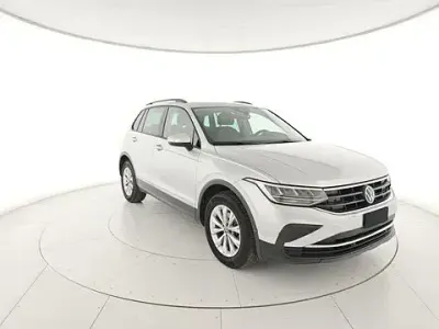 Usata VW Tiguan Life 150 CV (110 kW) 2024 Argento SUV