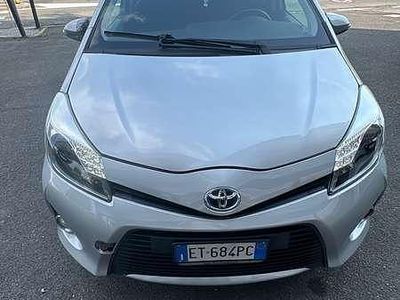 Second-hand Toyota Yaris Hybrid Lounge 75 CP (55 kW) 2013 Berlinǎ