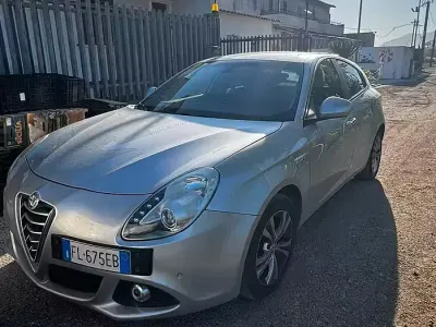 Usata Alfa Romeo Giulietta 105 CV (77 kW) 2015 Grigio Utilitaria