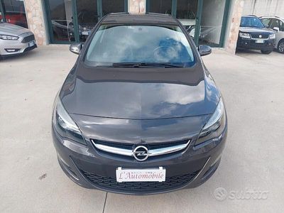 Usata Opel Astra 110 CV (80 kW) 2014 Grigio Berlina