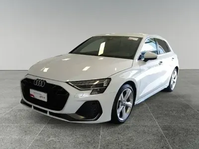 Usata Audi A3 S-Line 150 CV (110 kW) 2024 Bianco ghiaccio metallizzato Berlina
