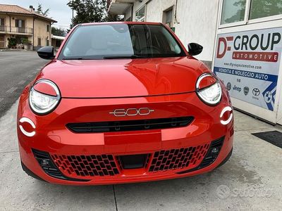 Usata Fiat 600E La Prima 114 kW (156 CV) 2024 Arancione SUV