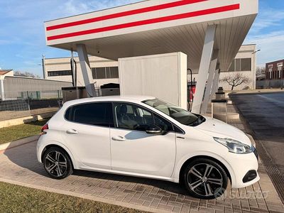Bianco Usata 2016 Peugeot 208 GT-line Utilitaria | 7890 € (Buon prezzo)