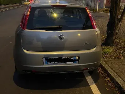 Usata Fiat Grande Punto 75 CV (55 kW) 2007 Grigio Utilitaria