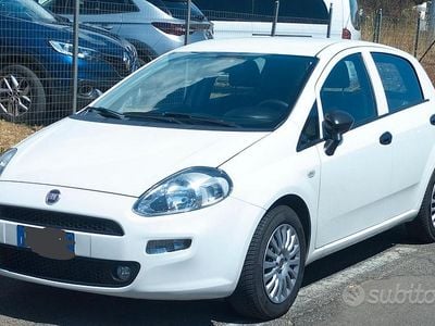 Brugt Fiat Punto S 75 HK (55 kW) 2017 Hvid Hatchback