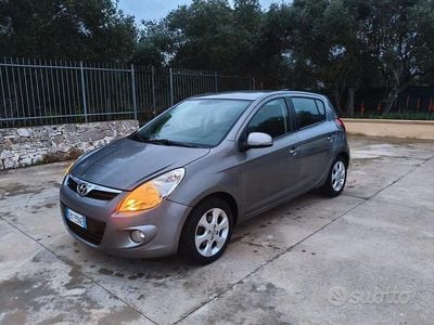 Usata Hyundai i20 75 CV (55 kW) 2012 Grigio Utilitaria