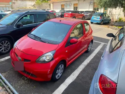 Usata Toyota Aygo 54 CV (39 kW) 2006 Rosso Utilitaria