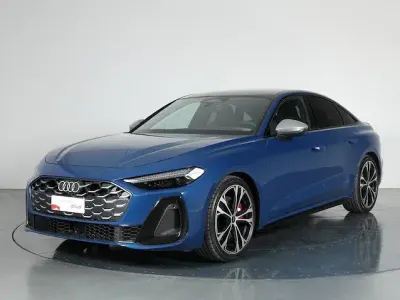 Nuova Audi A5 Sportback Ambiente 367 CV (269 kW) 2025 Blu ascari metallizzato Utilitaria