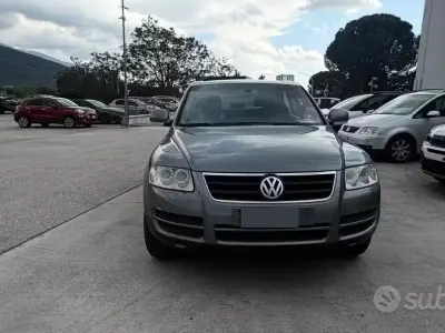 Usata VW Touareg 174 CV (127 kW) 2004 Grigio SUV
