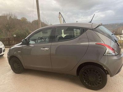 Usata Lancia Ypsilon Silver 69 CV (50 kW) 2022 Utilitaria