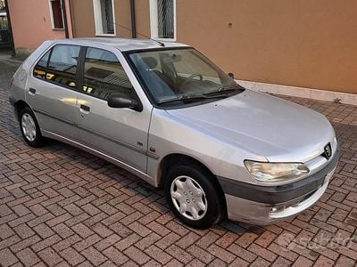 Usata Peugeot 306 75 CV (55 kW) 1997 Grigio Berlina