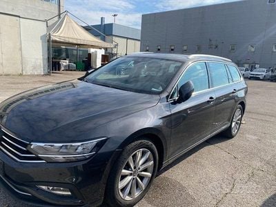 Usata VW Passat Business 150 CV (110 kW) 2022 Grigio Station wagon
