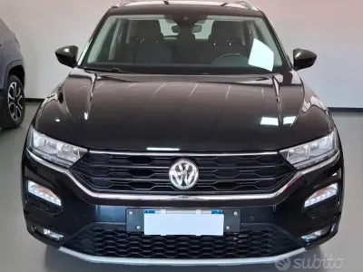 Usata VW T-Roc Style 116 CV (85 kW) 2019 Nero SUV