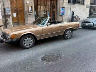 Usata Mercedes SL380 585 CV (430 kW) 1981 Marrone Cabrio