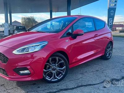 Rosso Usata 2018 Ford Fiesta ST-Line Berlina | 10.490 € (Buon prezzo)