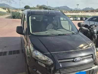 Usata Ford Tourneo 150 CV (110 kW) 2015 Nero Monovolume