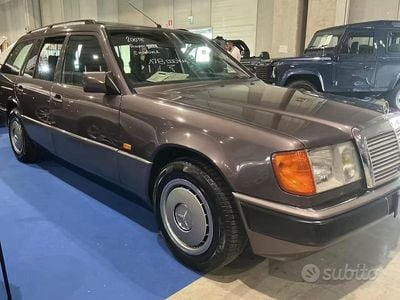 Usata Mercedes E200 122 CV (89 kW) 1991 Viola Station wagon