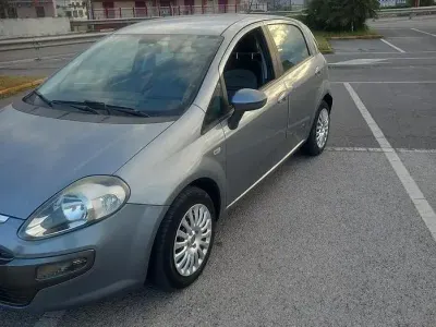 Usata Fiat Punto 69 CV (50 kW) 2010 Grigio Utilitaria