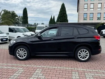Usata BMW X1 Advantage 150 CV (110 kW) 2022 Nero SUV