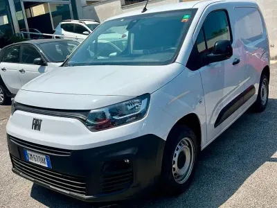 Usata Fiat Doblò 102 CV (75 kW) 2022 Bianco Monovolume