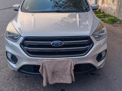 Usata Ford Kuga 120 CV (88 kW) 2018 Grigio SUV