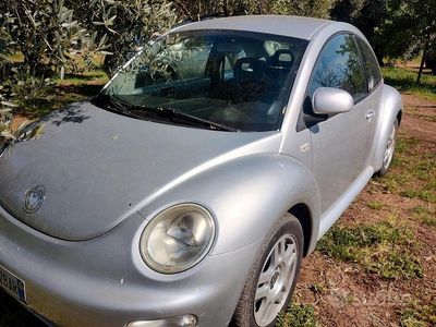 Usata VW New Beetle 101 CV (74 kW) 1999 Grigio Utilitaria