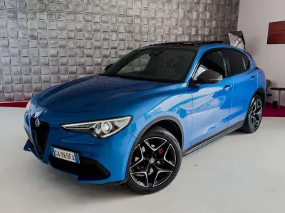 Usata Alfa Romeo Stelvio Ti 209 CV (153 kW) 2020 Blu/azzurro SUV