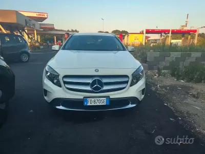 Usata Mercedes GLA180 Business 109 CV (80 kW) 2016 Bianco SUV
